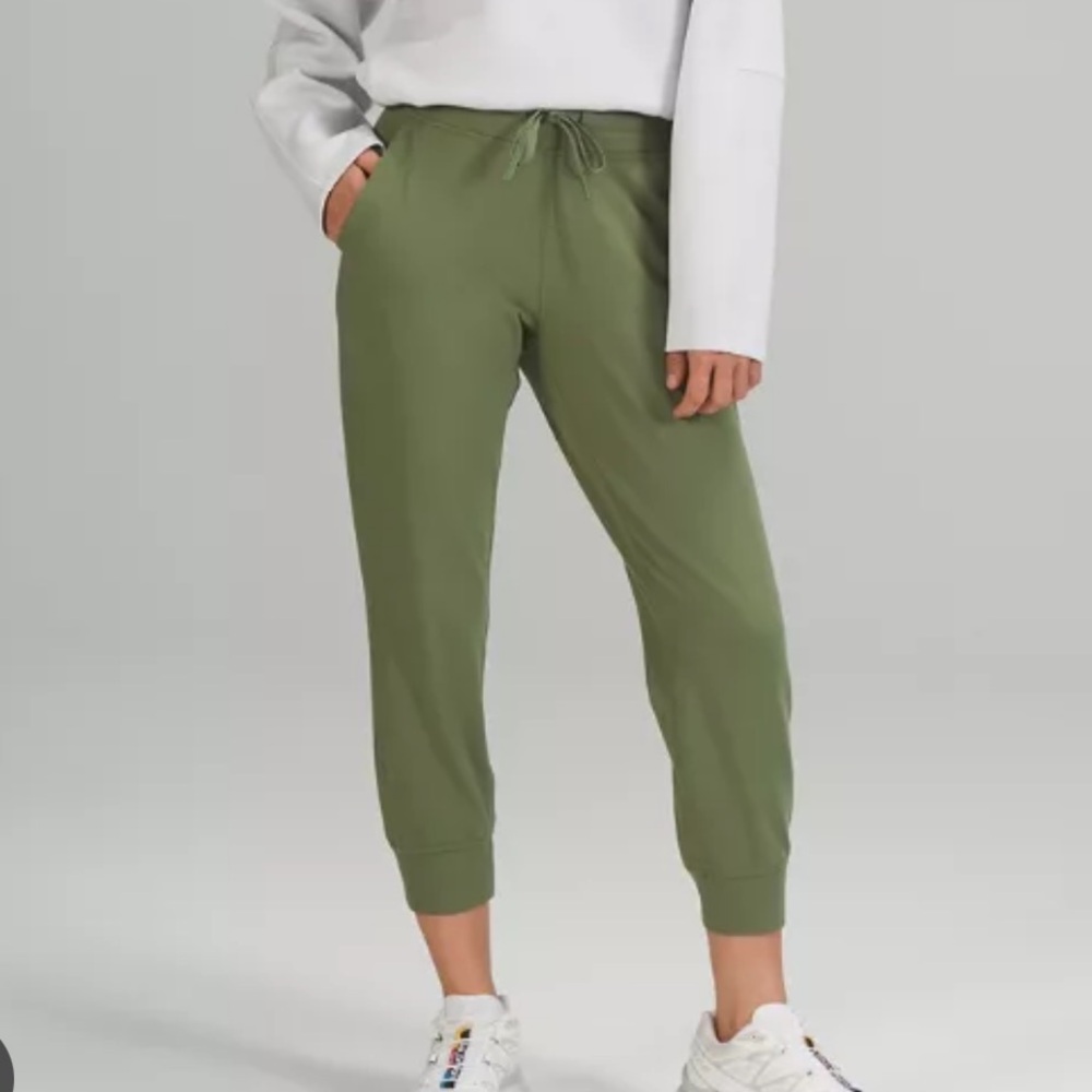 Lululemon Ready to Rulu Jogger Crop